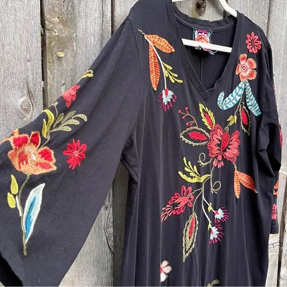 Johnny Was Isabella Kimono Sleeve Tee Black Embroidered Dress - Picture 4 of 7